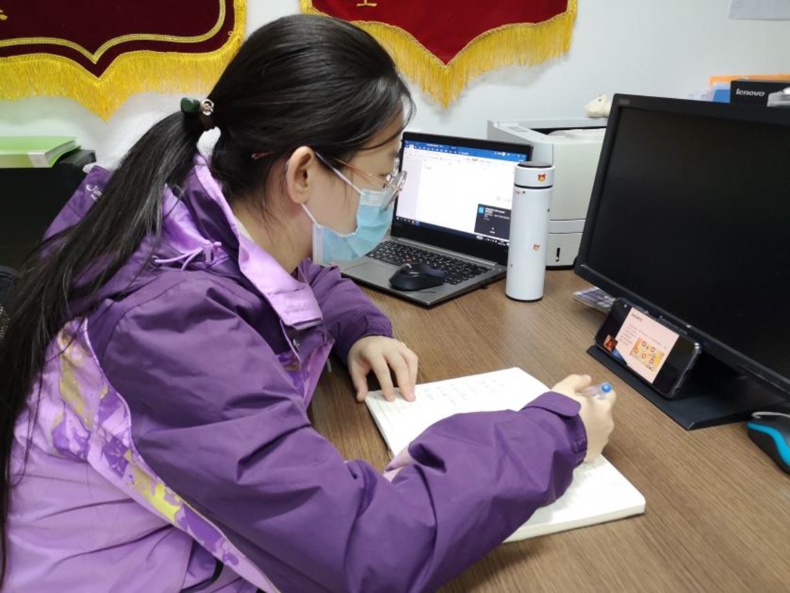 ��չ����