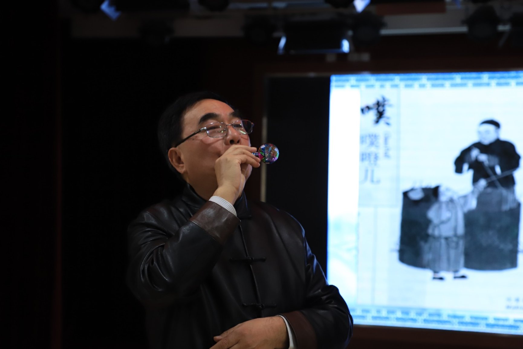 �����ڴ�绰

�������Զ�����