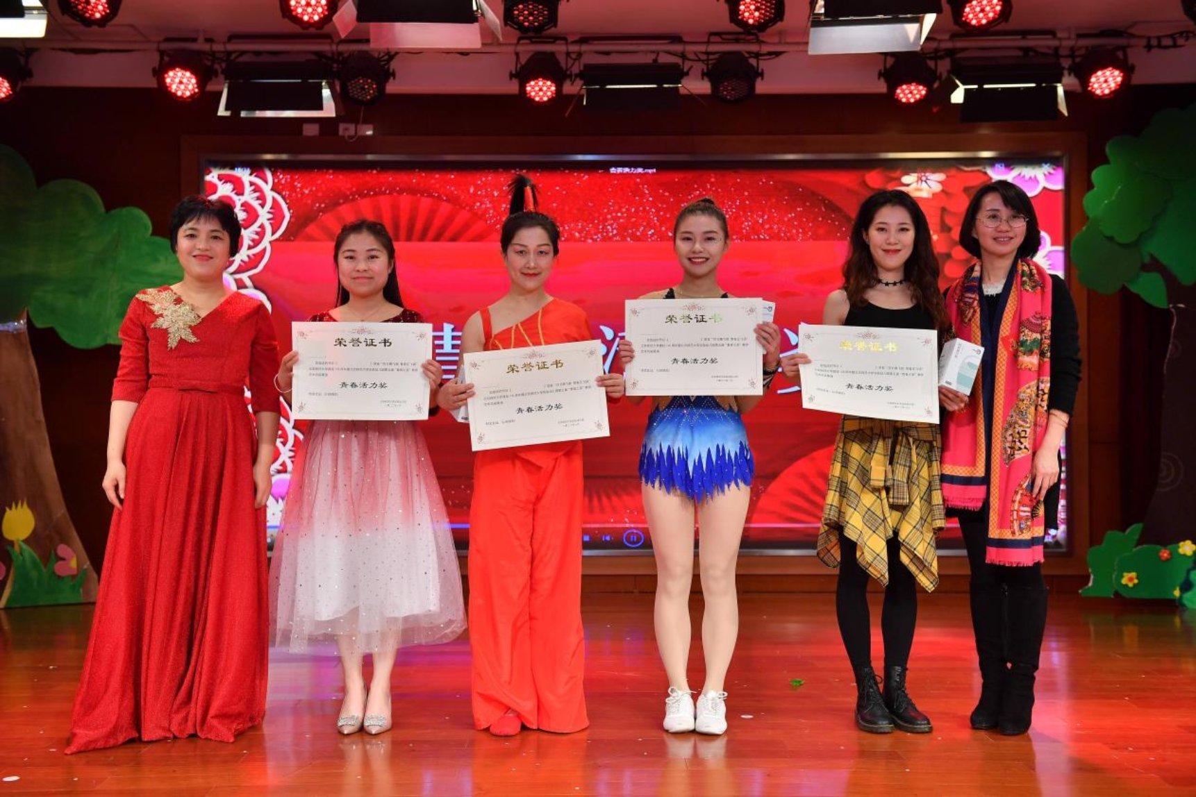 �ഺ������