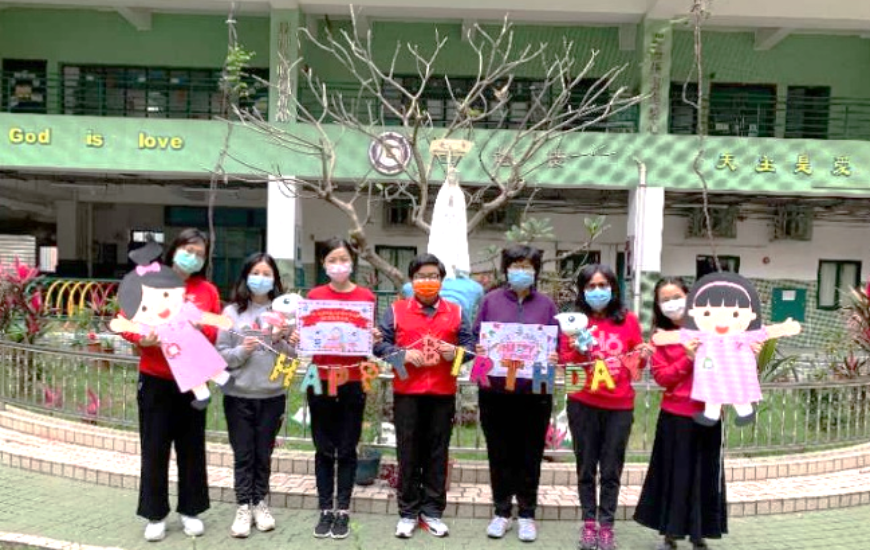 һȺ��վ�ڲݵ���

�������Զ�����