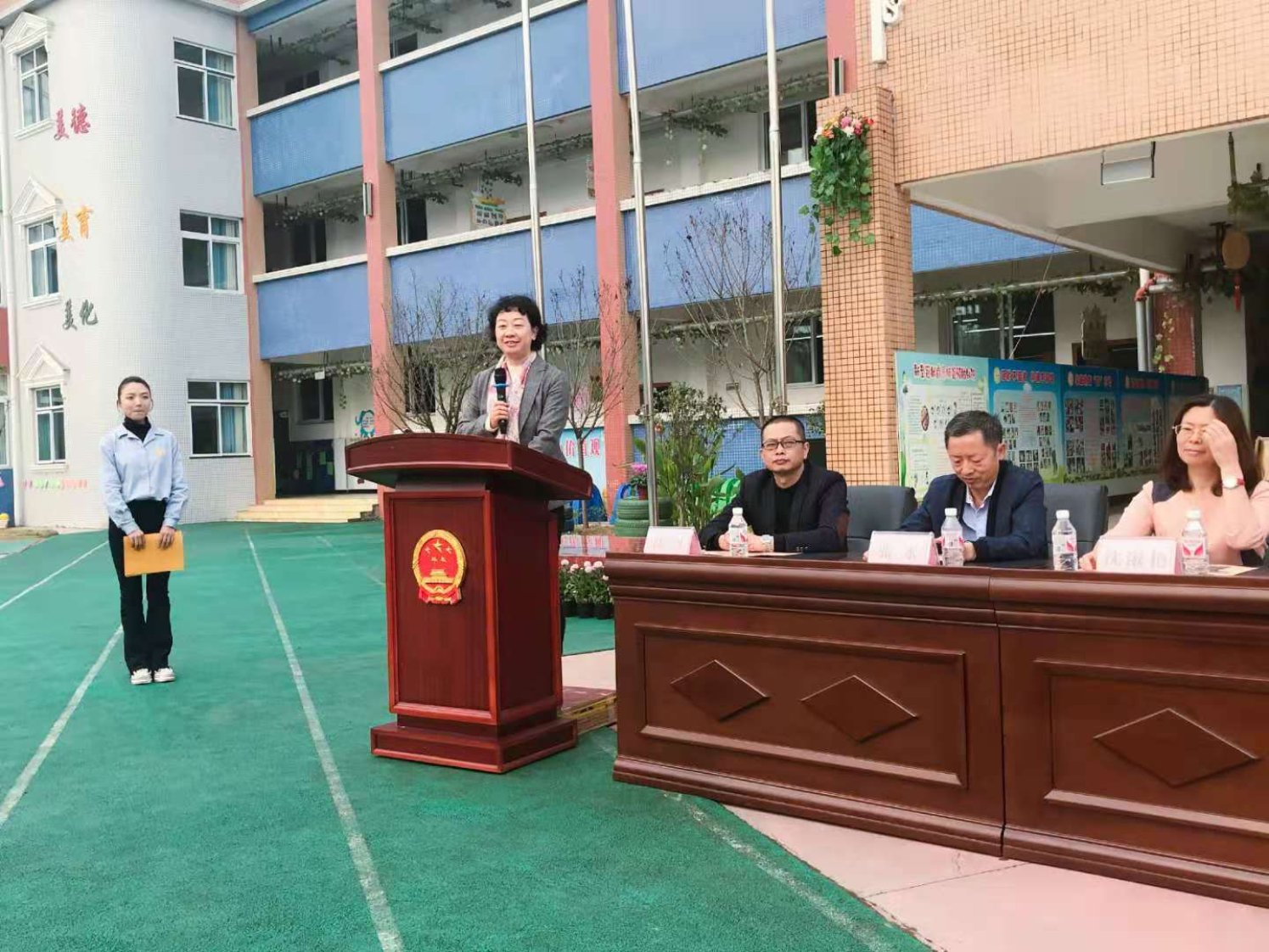 D:\������԰������չ����\202010У�ѻ���� פ���һ���\�˱��߳��������ʽ\�Ĵ��˱��и߳�+������ʽ+ý��ɷ�+����+֤��\��ɺ��԰���ھ�����ʽ�Ͻ���.jpg